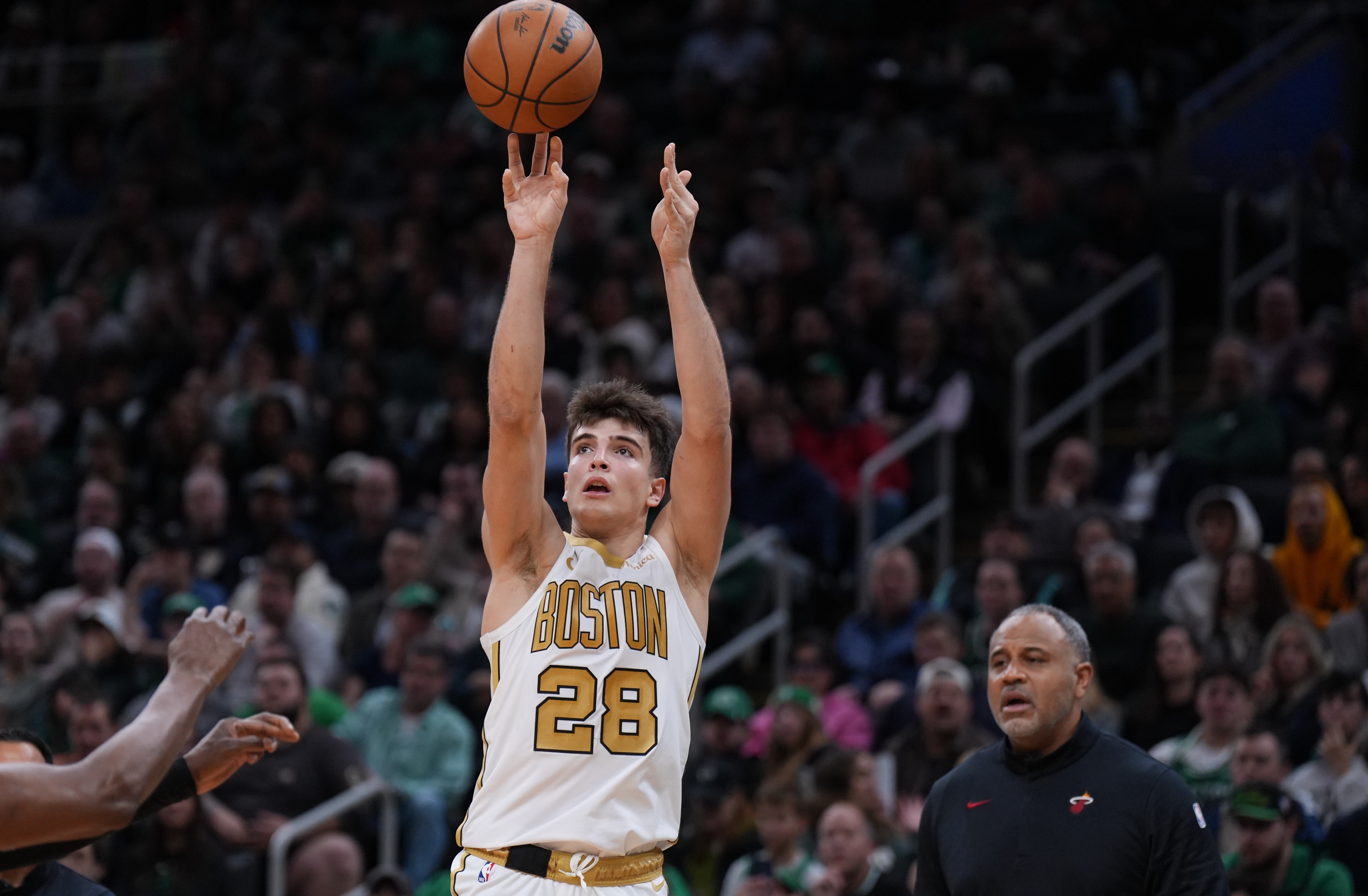 华体会入口-命中绝平三分！布朗：冈萨雷斯打得很棒 对他和球队都是重要时刻